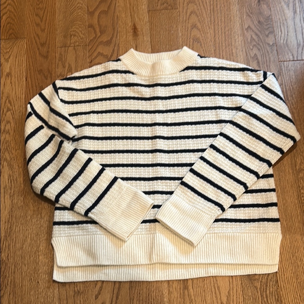 Uniqlo Black and White Crew Neck Sweater Timeless Stripes